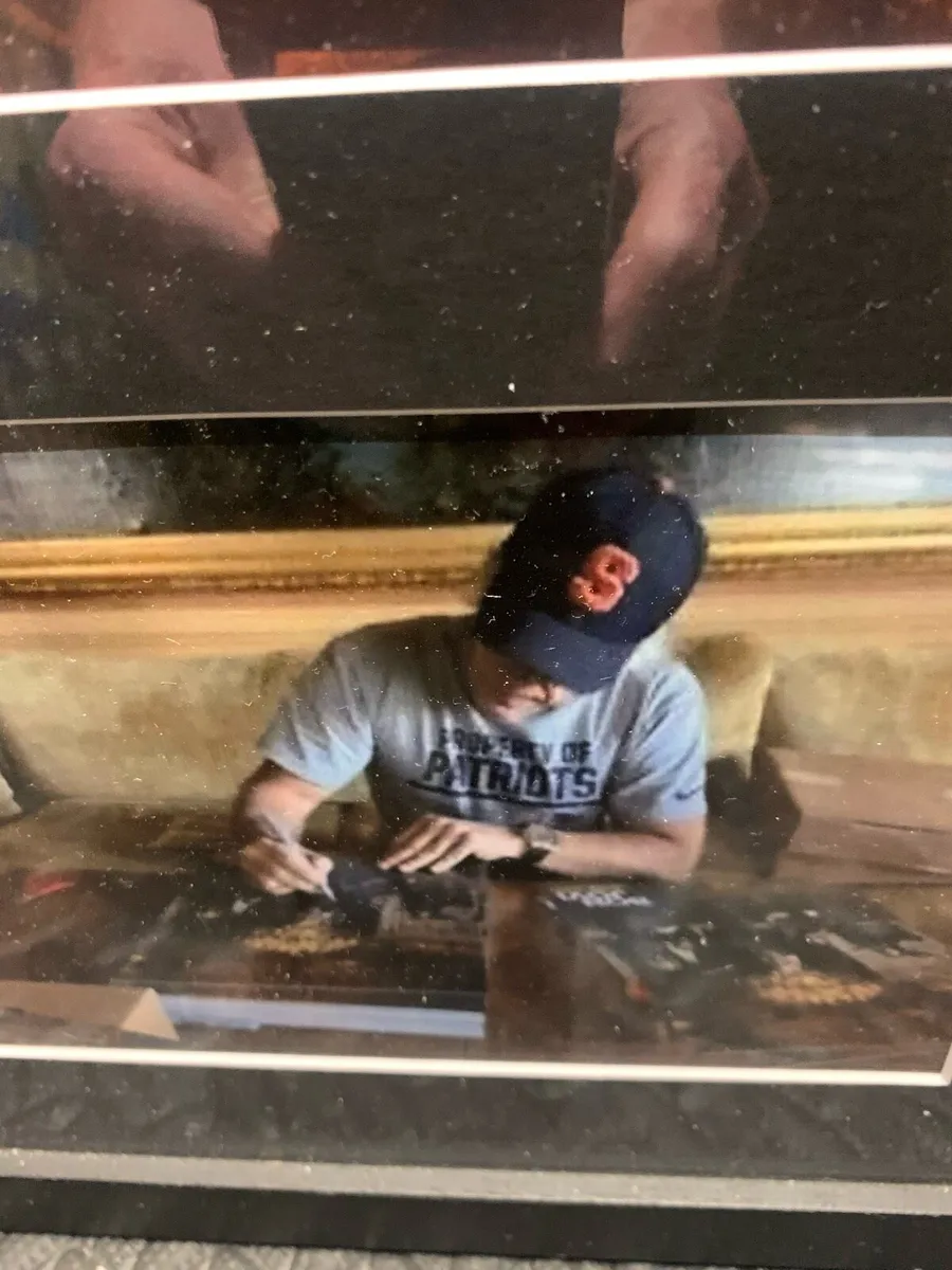 Bon Jovi signed and figure with it - Image 2