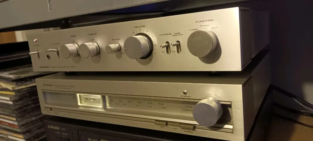 Pioneer amp and tuner - Image 4