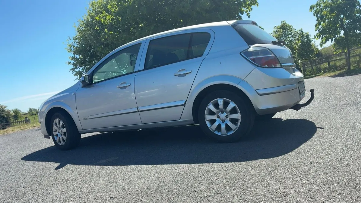 Opel Astra 2008 - Image 1