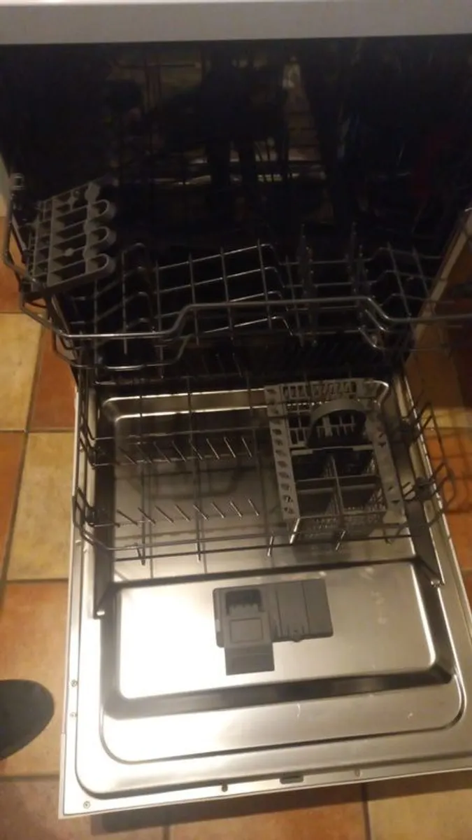 Dishwasher - Image 3