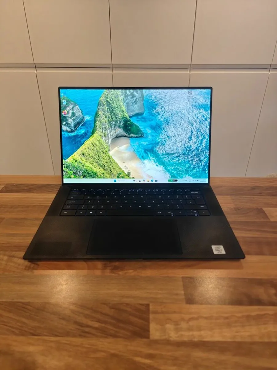 Dell Precision 5550 Laptop | Intel i7 vPro | 16GB - Image 1