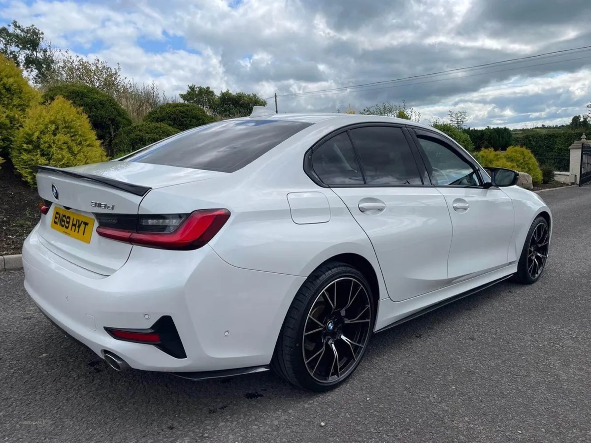 BMW 3 Series Diesel Saloon - Image 2
