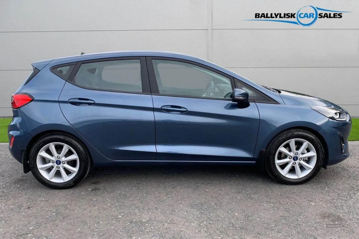 Ford Fiesta 1.0t 100PS Trend in Chrome Blue With - Image 3