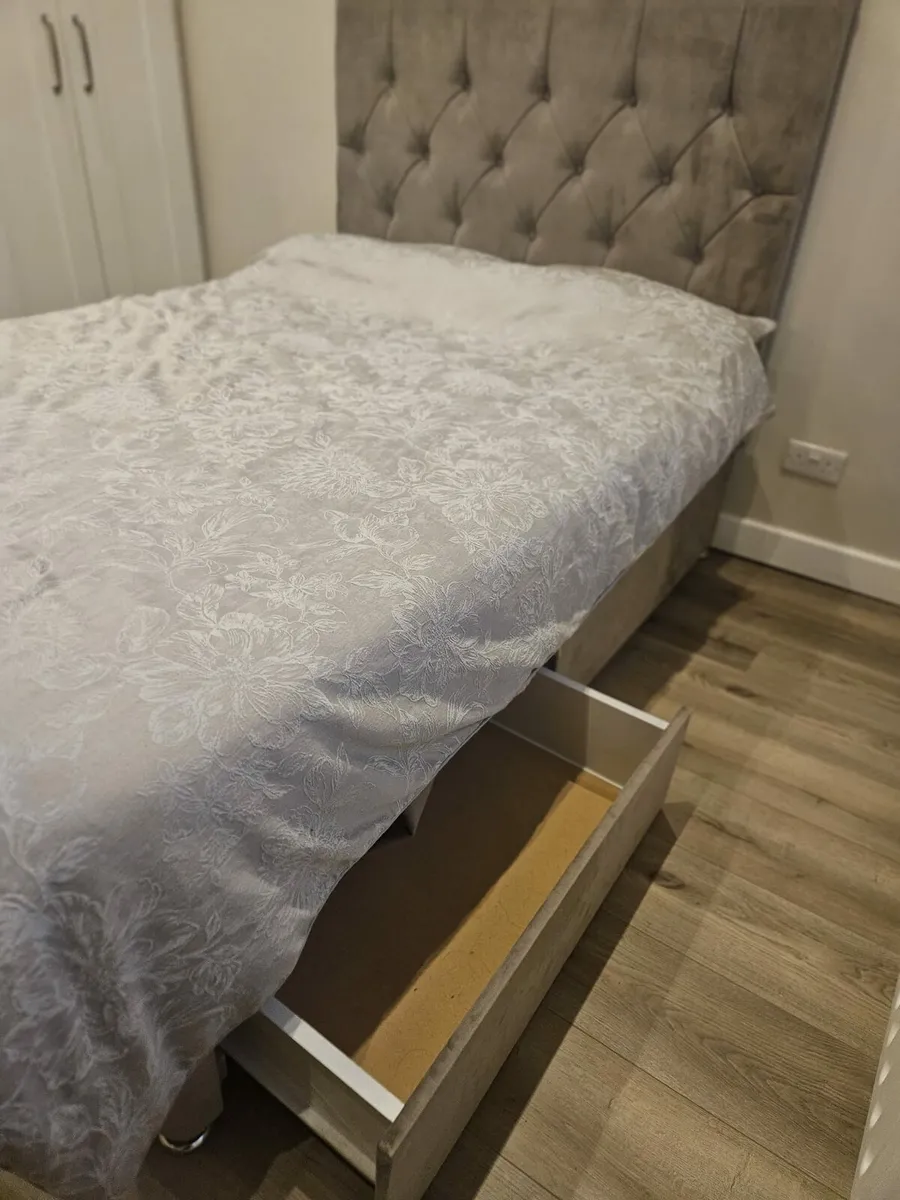 Bed frame and head board - Image 2