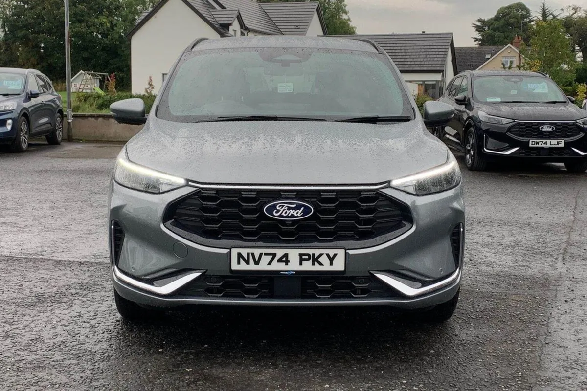 Ford Kuga 2.5 Fhev St-line Petrol Hybrid CVT 180 - Image 4