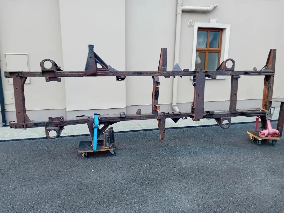 Land rover defender chassis - Image 1