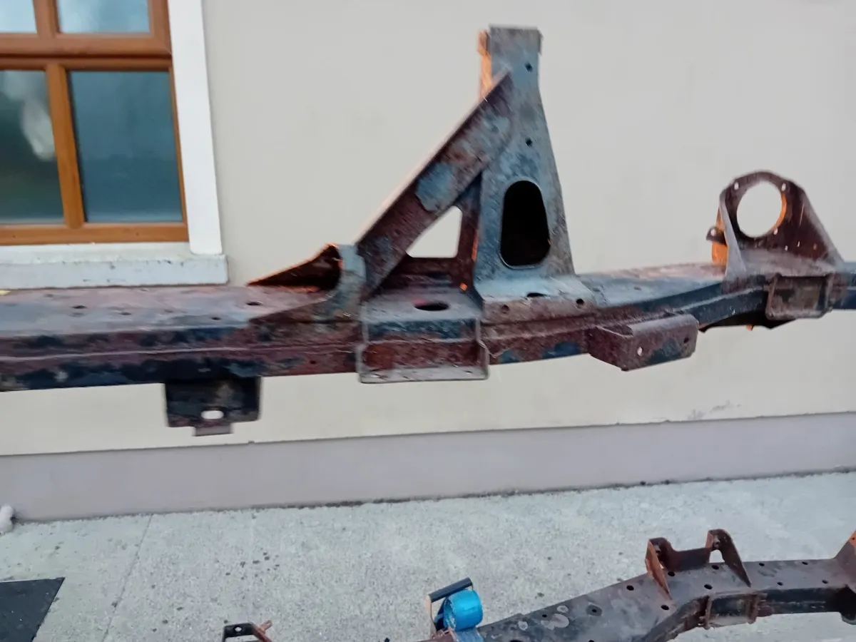Land rover defender chassis - Image 3