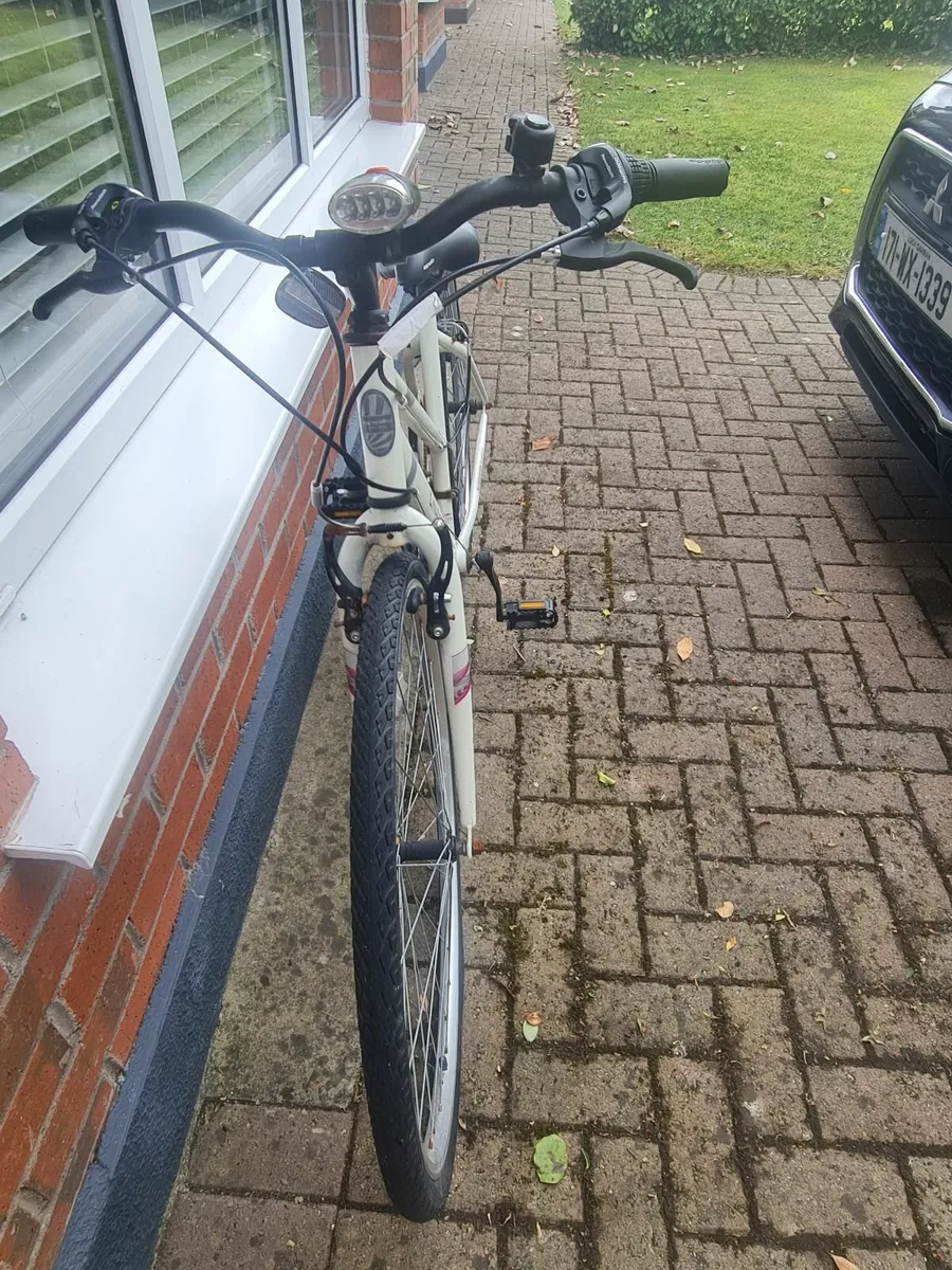 Older girl bicycle - Image 4