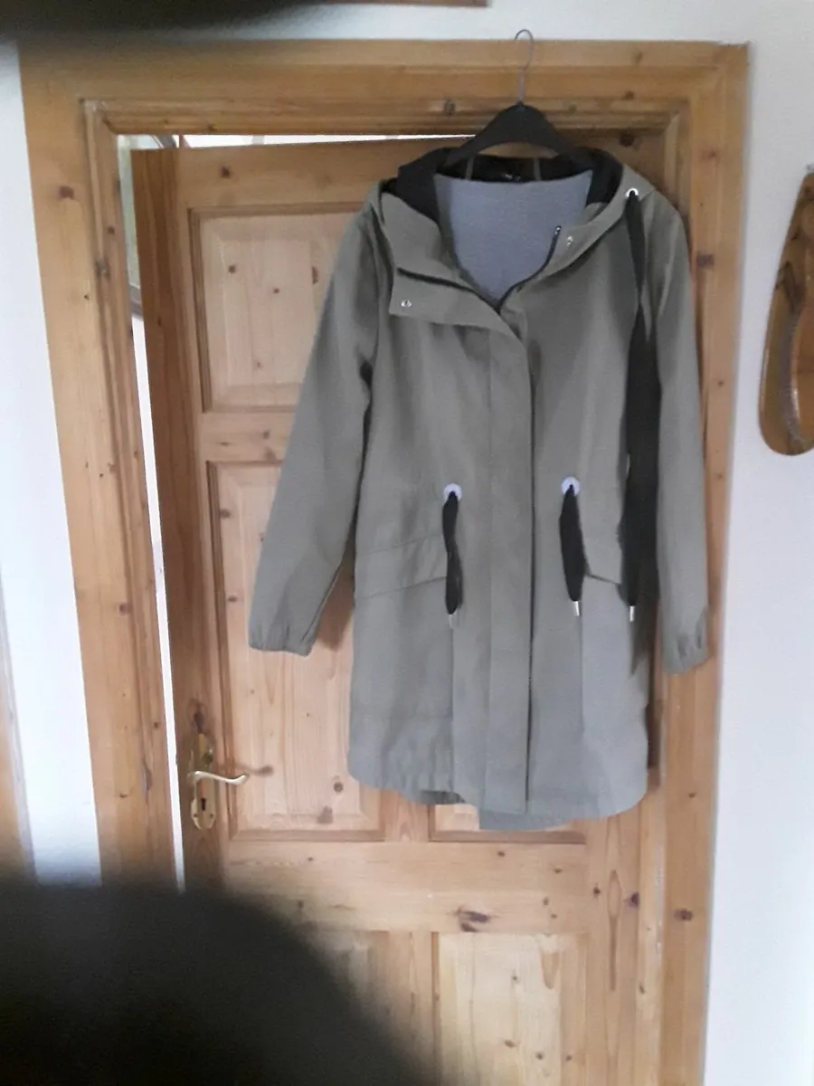 Ladies new coat jade green color size 16 - Image 1