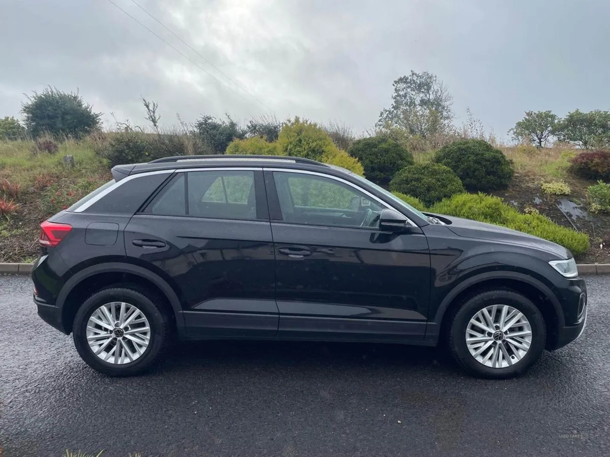 Volkswagen T-Roc Diesel Hatchback - Image 3