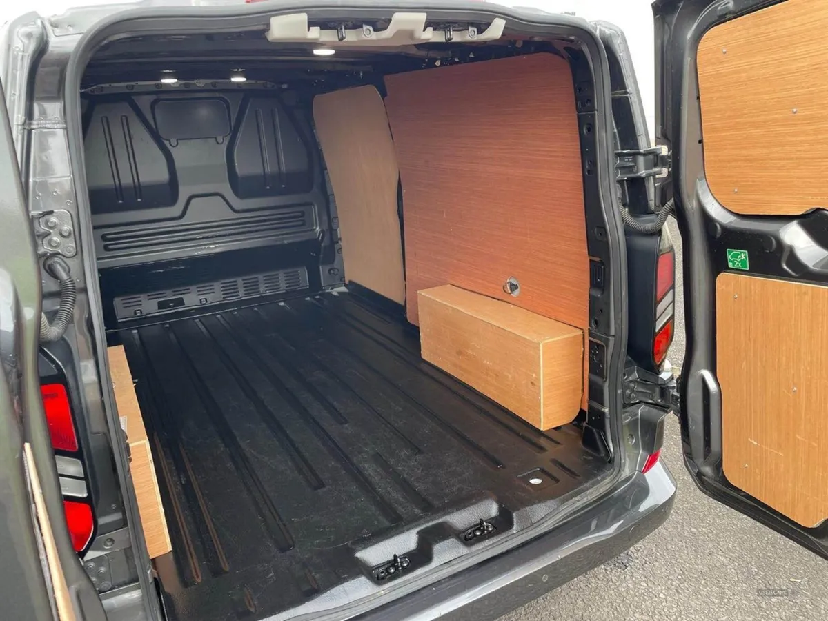 Ford Transit Custom 300 L2 Diesel FWD - Image 4