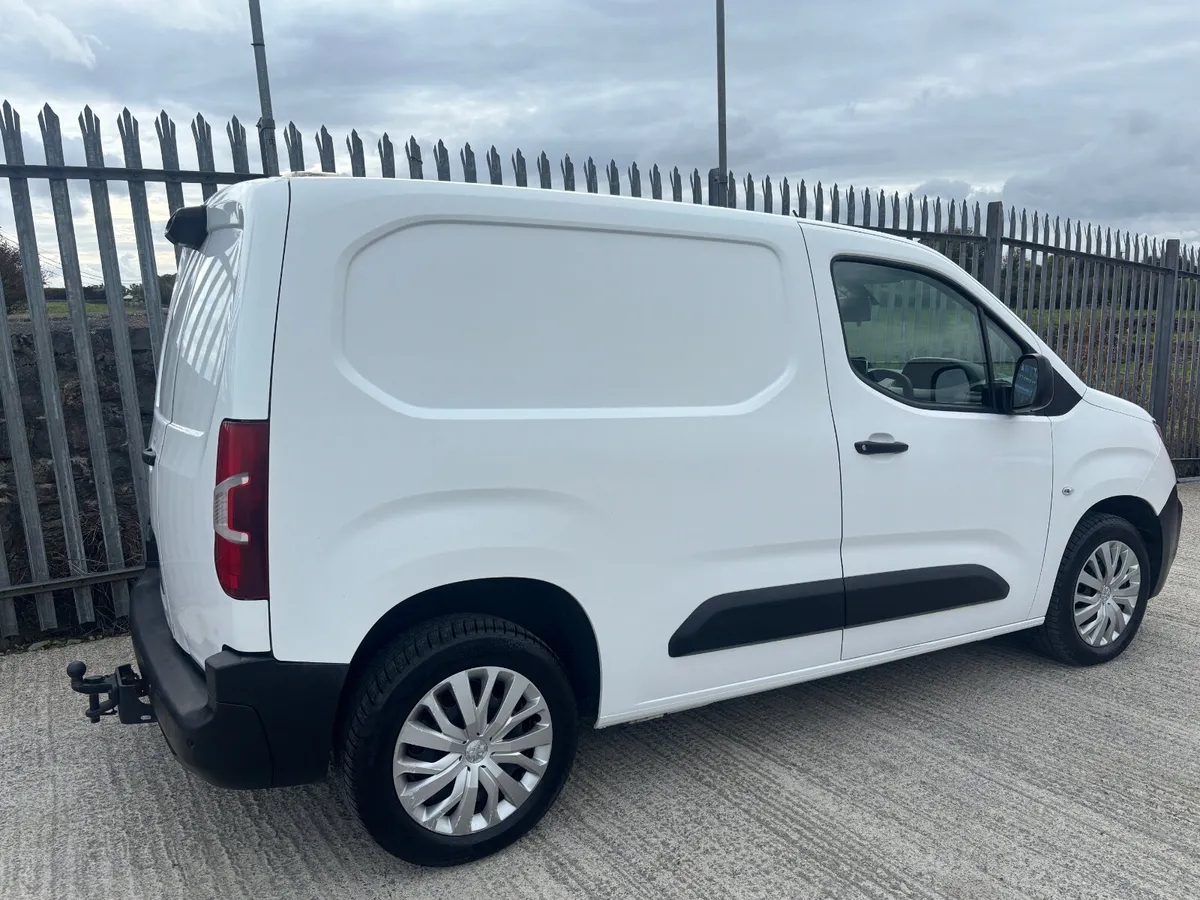 Peugeot Partner Professional Plus  2021 - Image 4