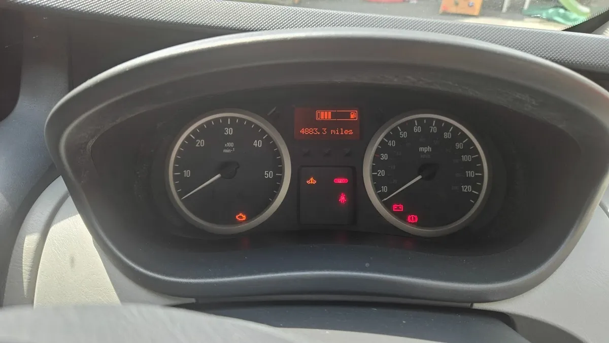 Vauxhall Vivaro 2014 - Image 2