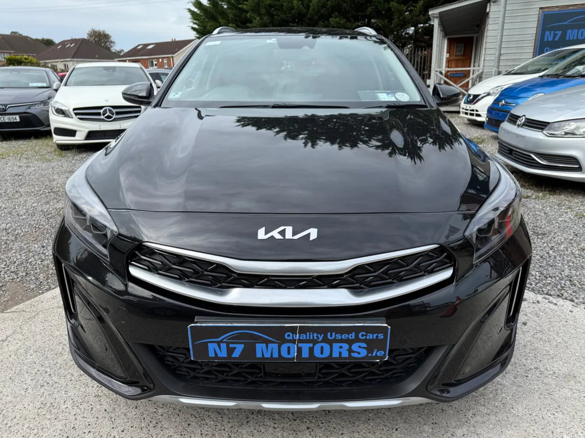 2023 Kia XCeed  1.6 HYBRID AUTO - Image 3