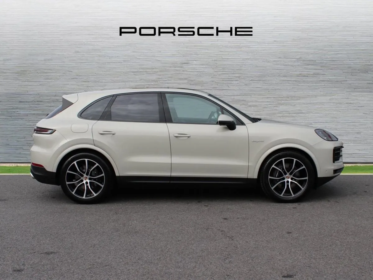 Porsche Cayenne E-hybrid - Image 4