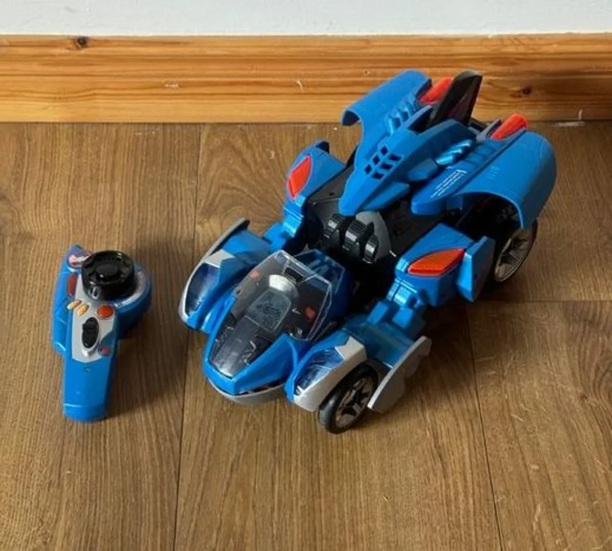 Remote control T-Rex Transformer Dash Go Dinos - Image 1