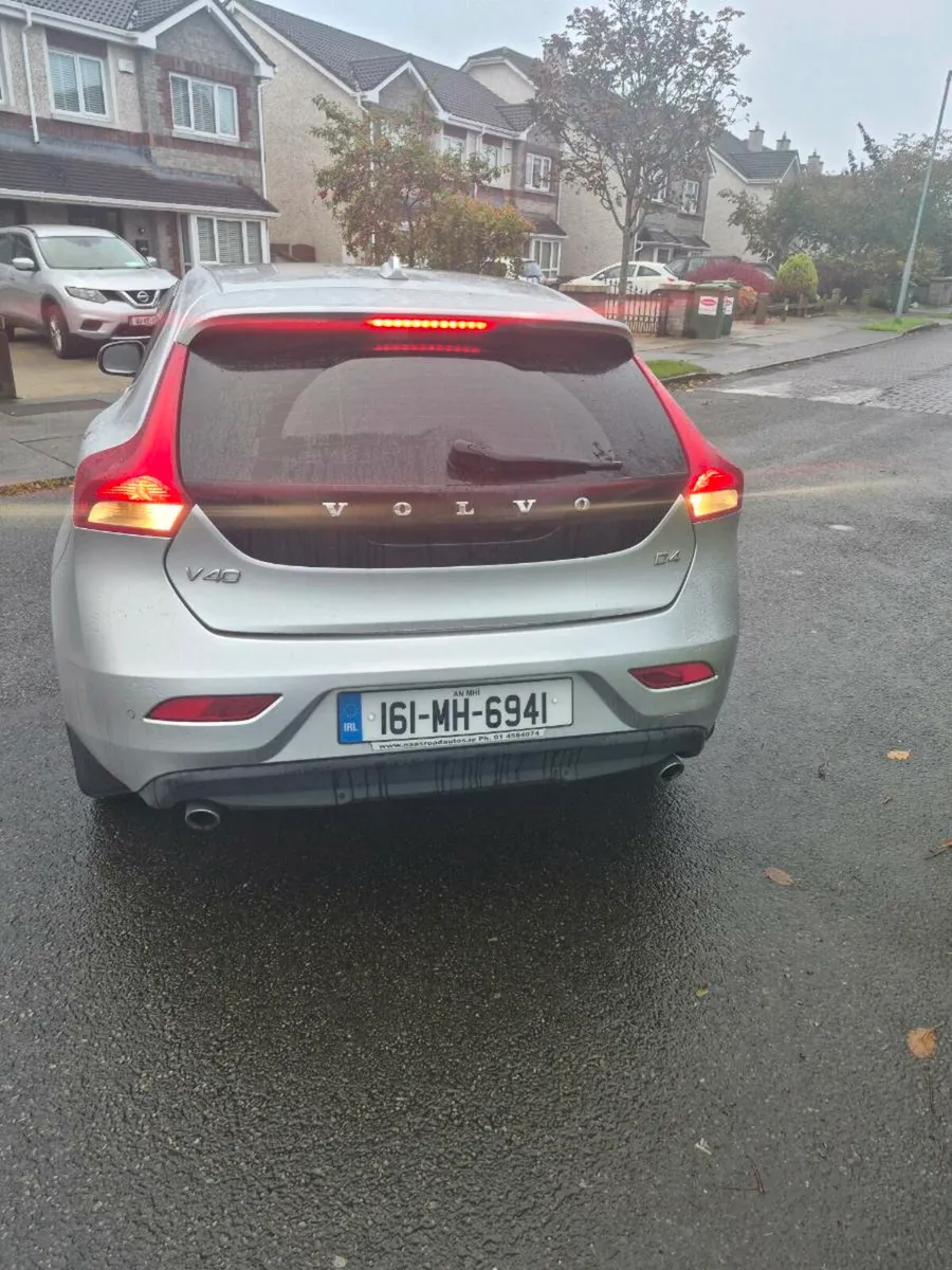 Volvo v40 2016 D4 190 HP - Image 3