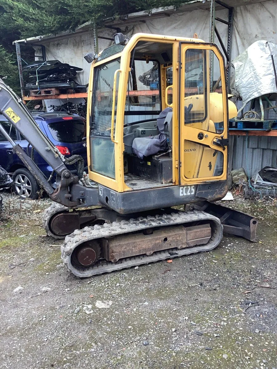 Volvo mini digger - Image 3