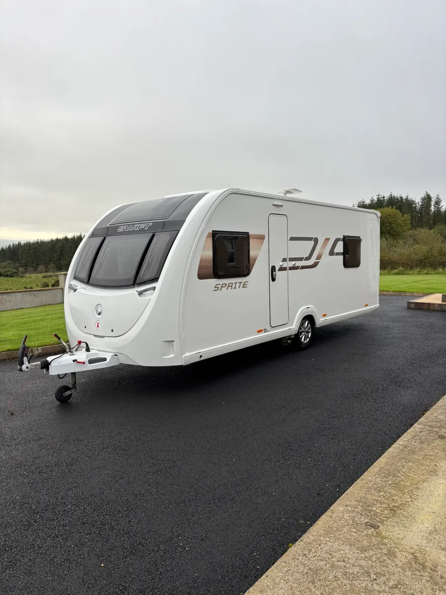 2022 Swift Major 4 EB island bed - Image 1