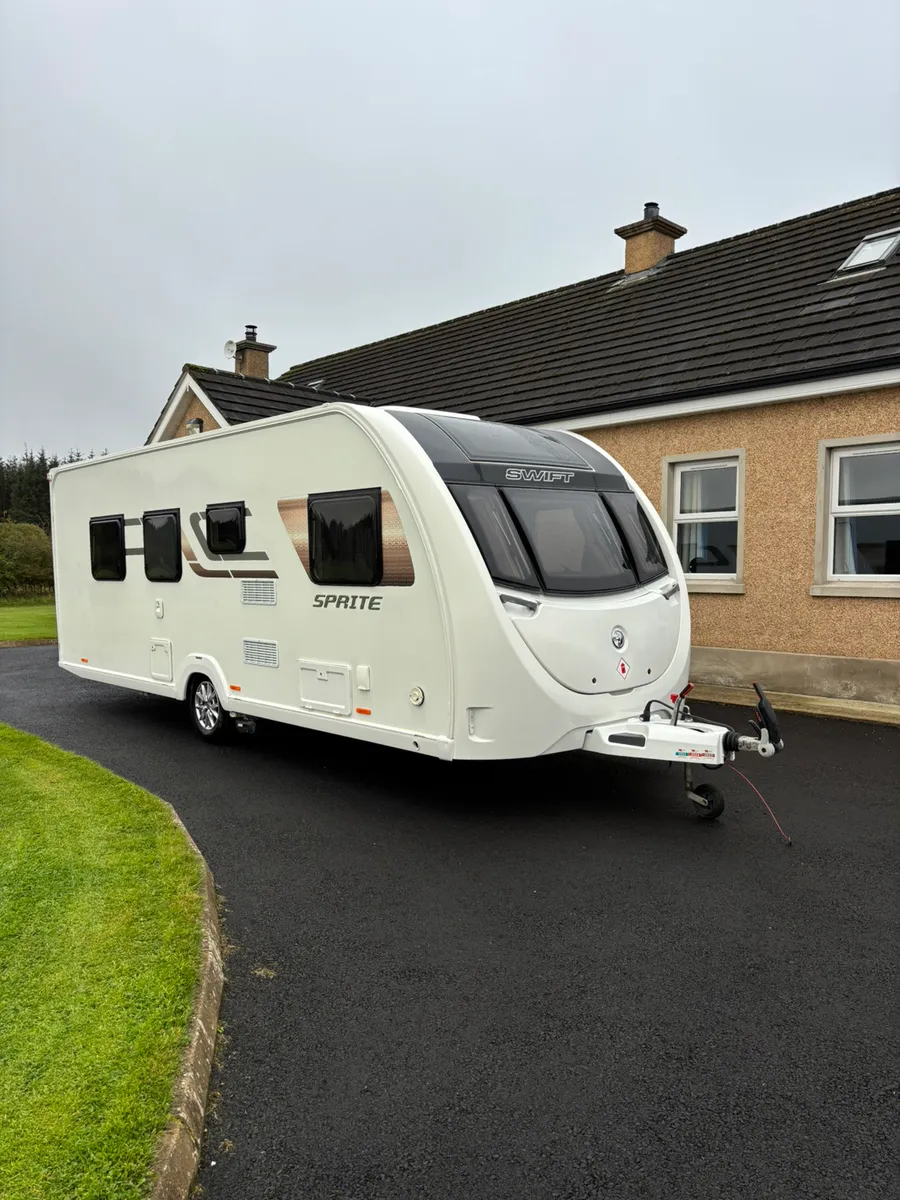 2022 Swift Major 4 EB island bed - Image 2