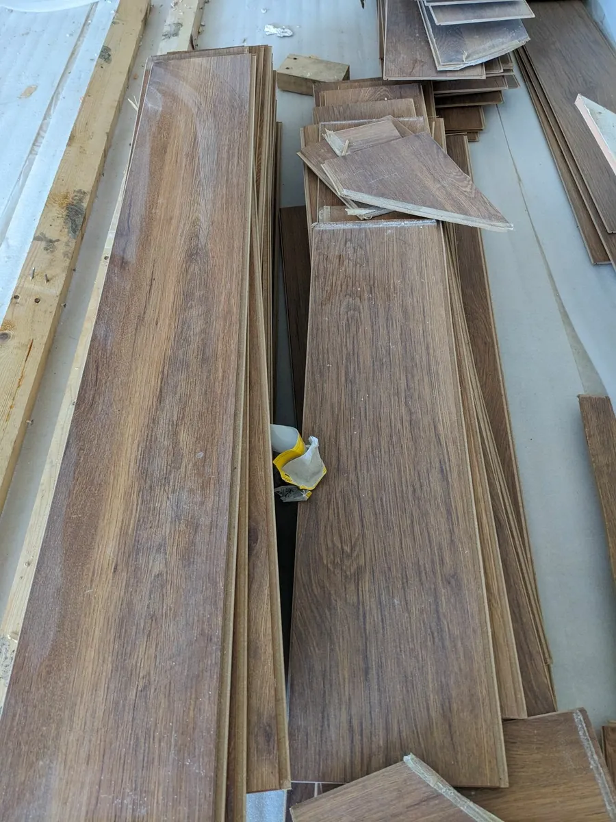 Laminate flooring for free - Image 1