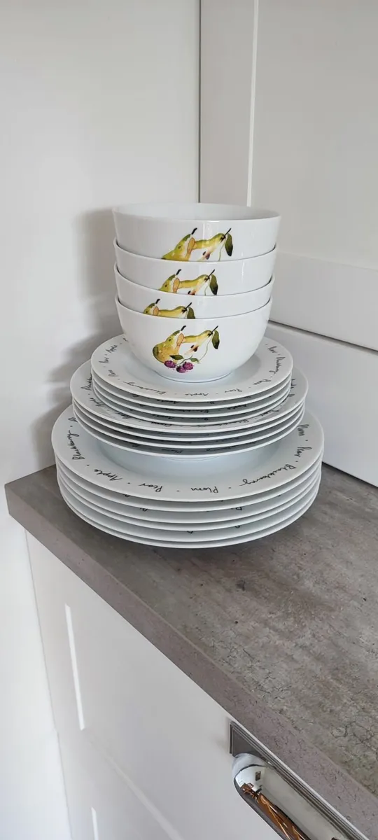 Dinner Set - Image 4