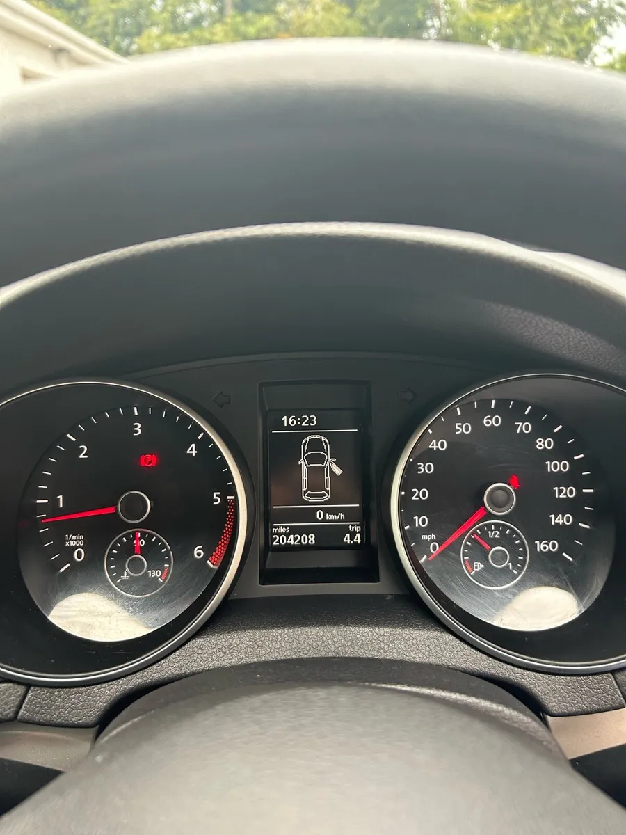 Car - Image 2