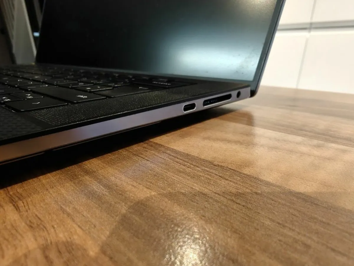 Dell Precision 5550 Laptop | Intel i7 vPro | 16GB - Image 4