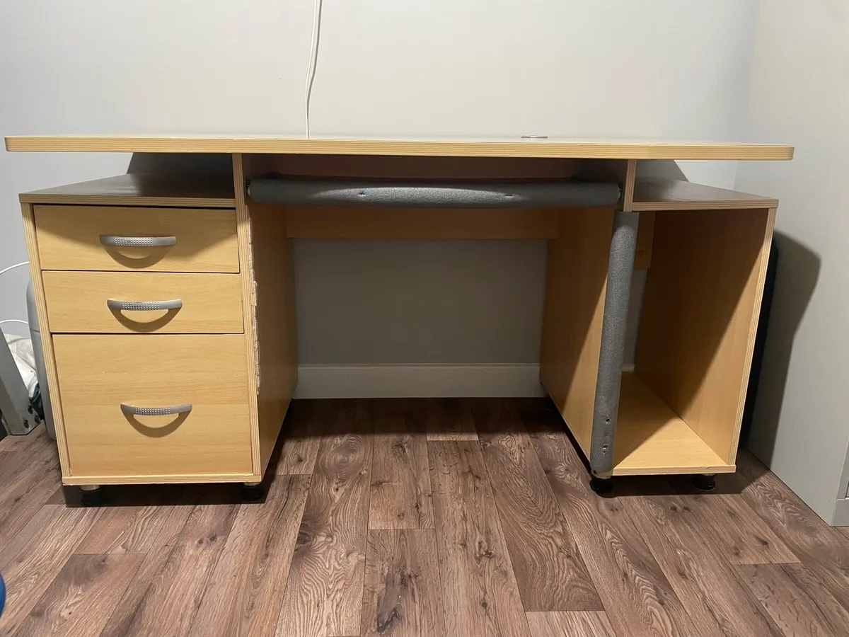 Office/ Computer desk - Image 4