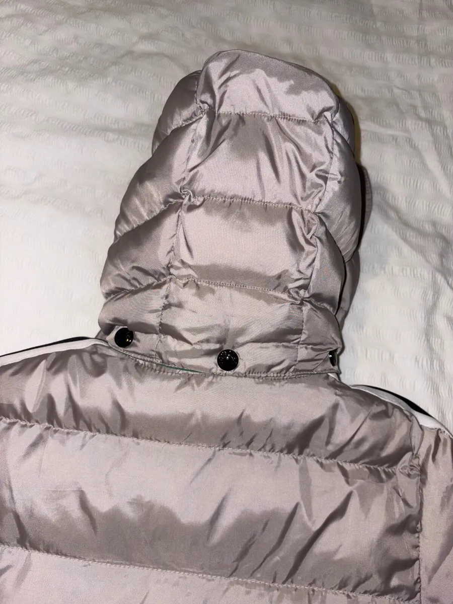 Clothing - Image 3