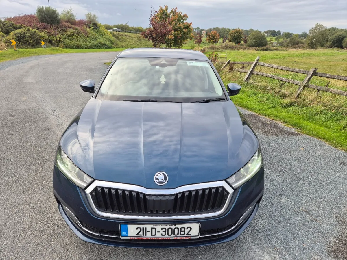 211 Skoda Octavia STYLE 2.0 TDI 115HP 5DR - Image 2