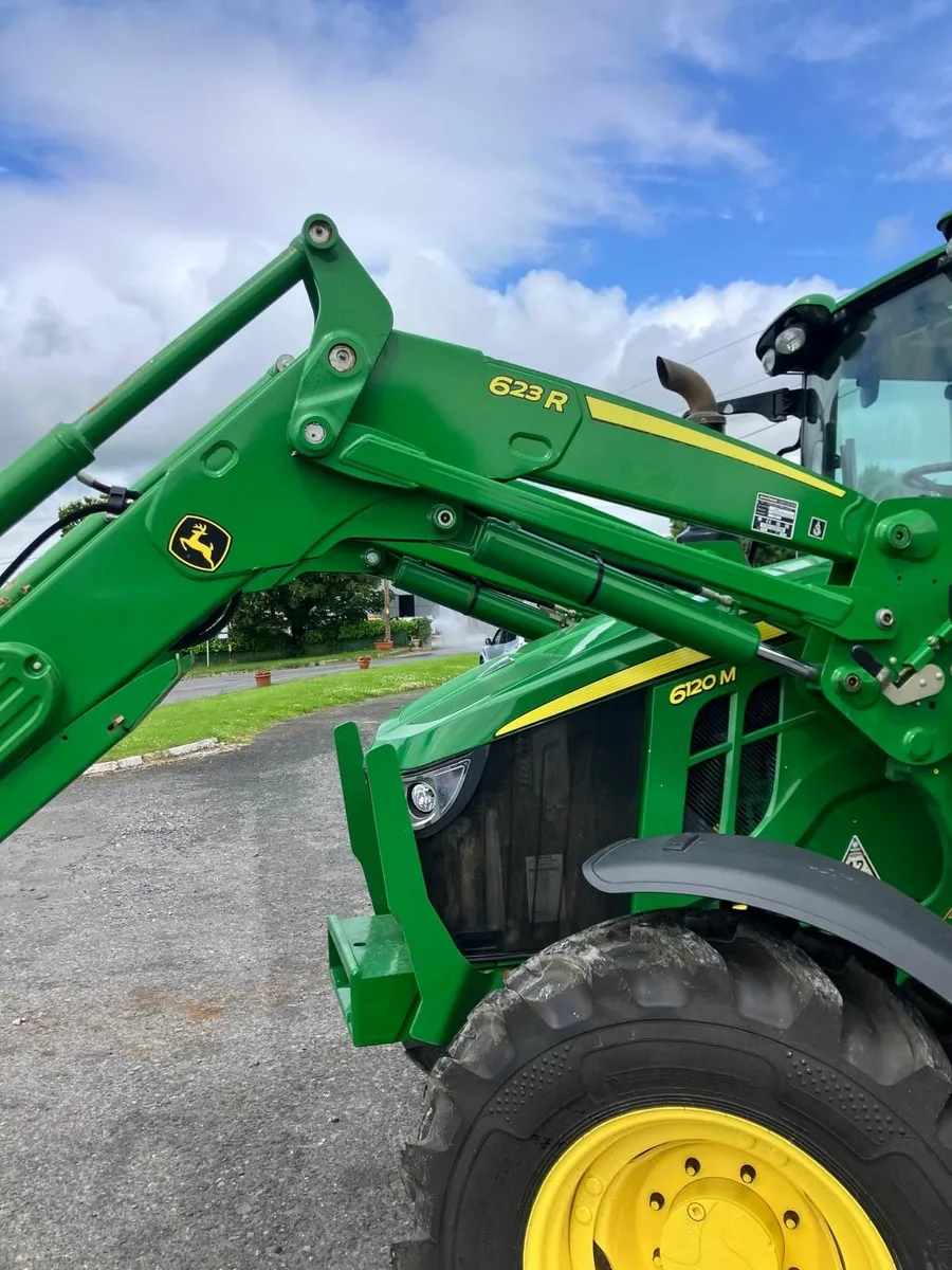 2022 John Deere 6120M c/w 623R Loader - Image 4