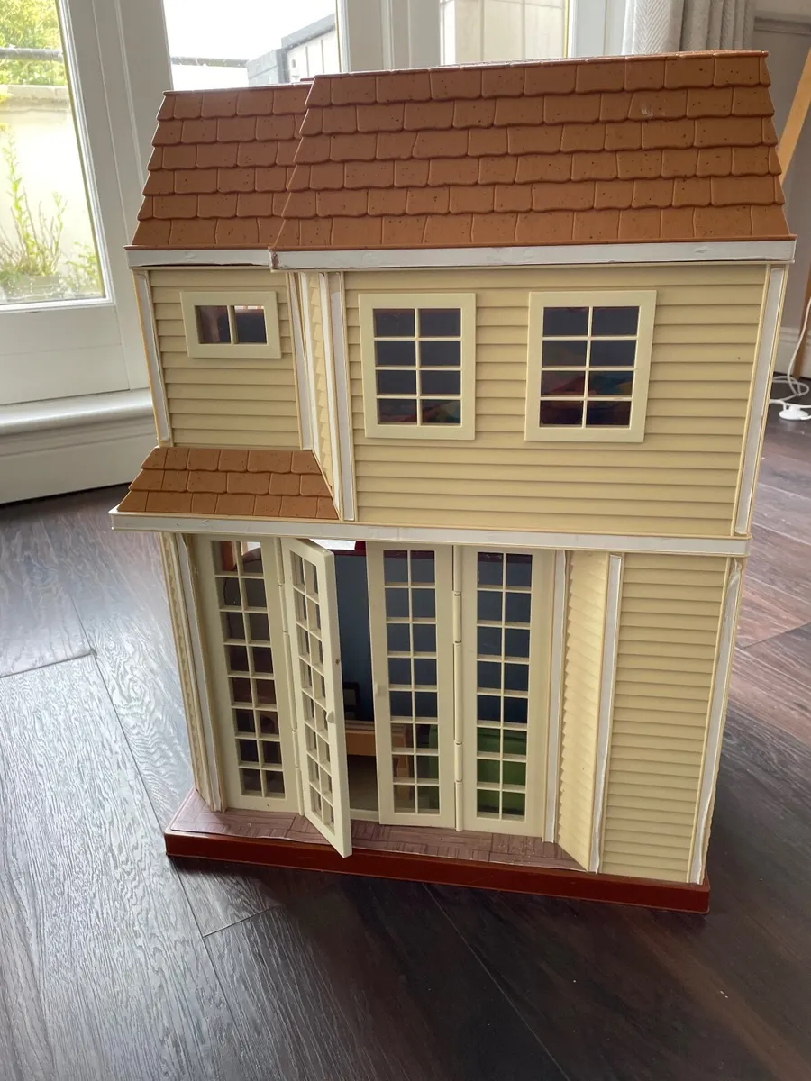 Disney Hannah Montana Dollhouse - Image 1