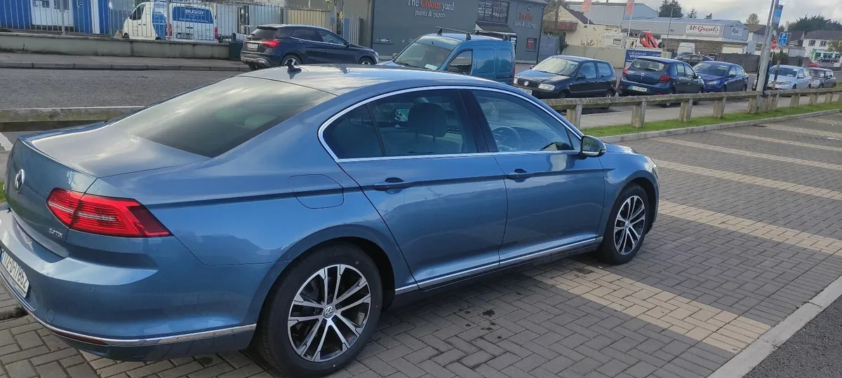 Volkswagen Passat 2.0 TDI 150HP Highline HUGE SPEC - Image 3
