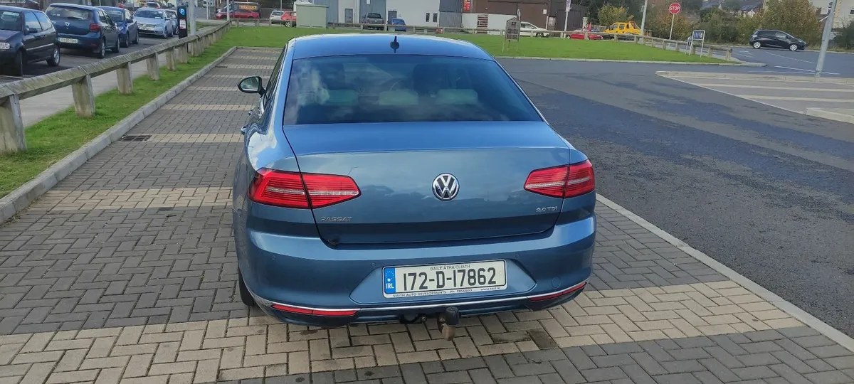 Volkswagen Passat 2.0 TDI 150HP Highline HUGE SPEC - Image 4