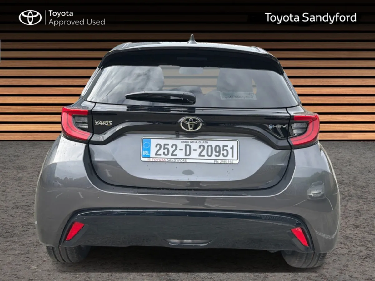 Toyota Yaris PLATINUM *ZERO MILEAGE - SAVE THOUSAN - Image 4