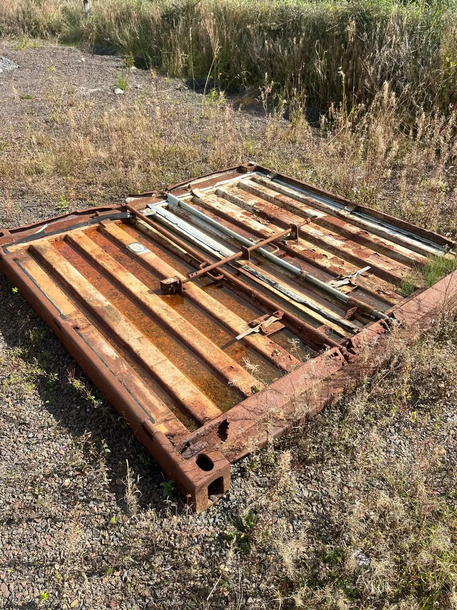 Shipping container doors - Image 1