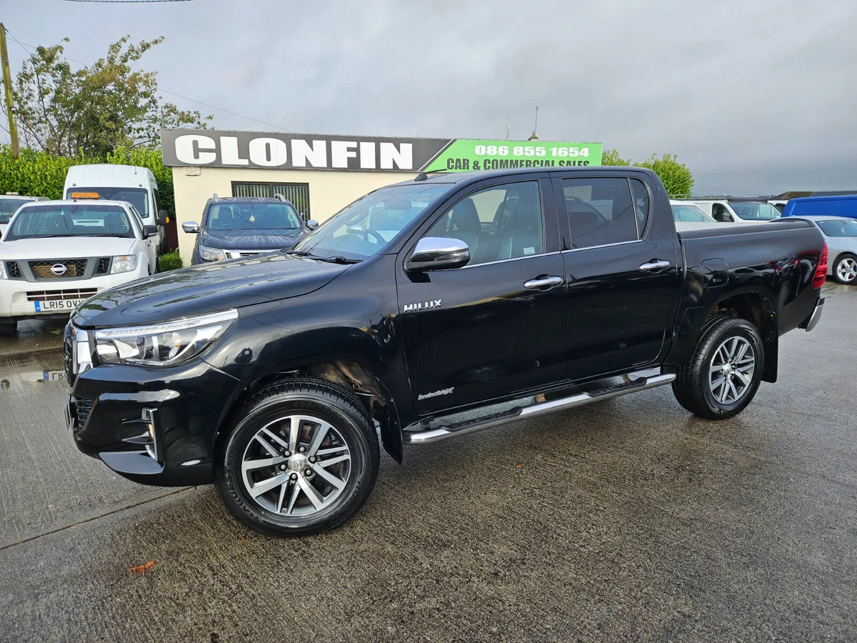 2020 TOYOTA HILUX INVINCIBLE X AUTOMATIC CREW CAB - Image 3