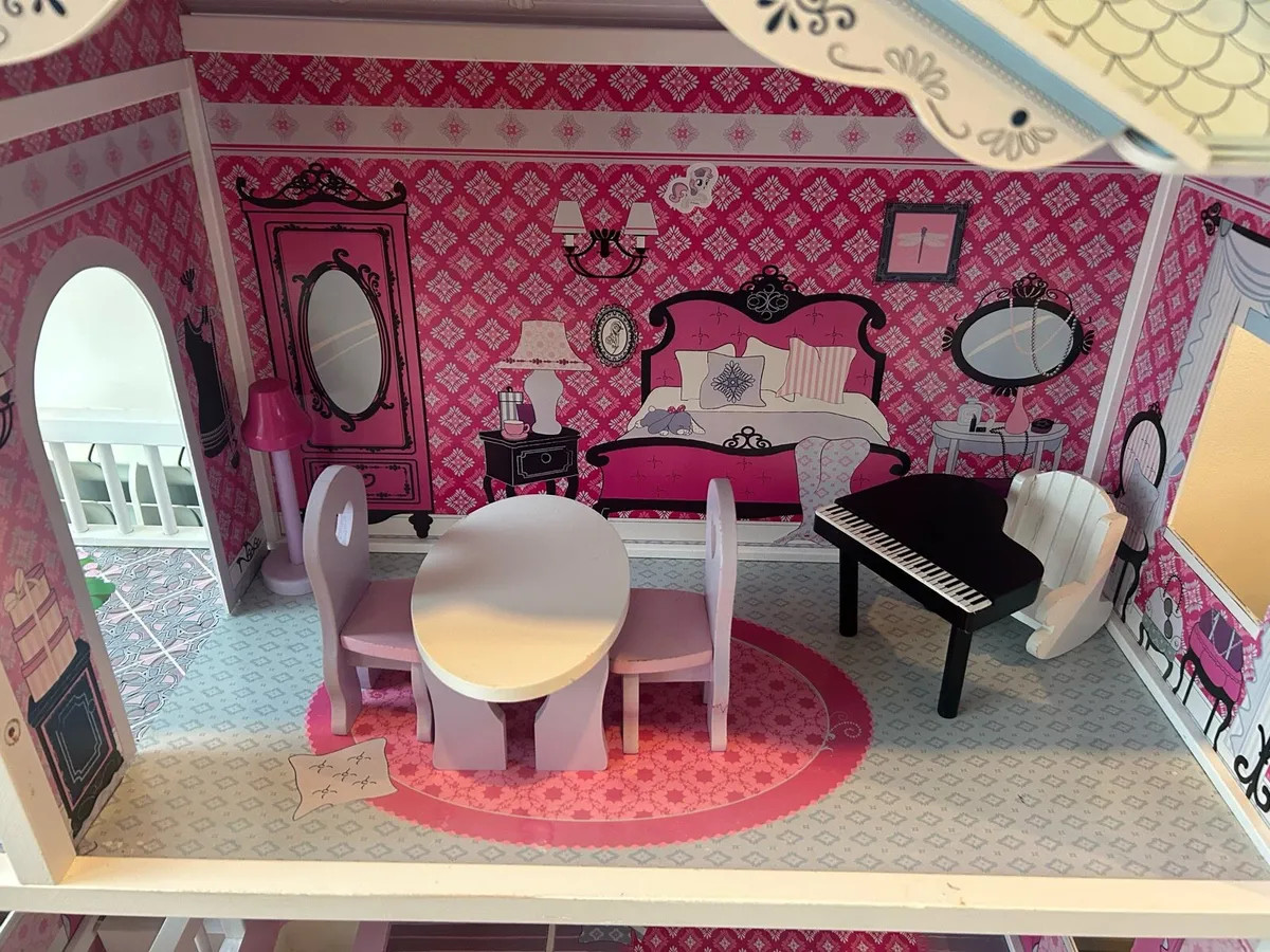 Doll house - Image 2
