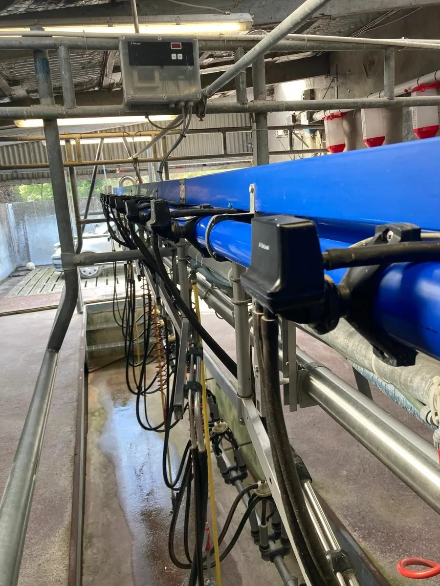 10 unit Delaval Milking Parlour - Image 1