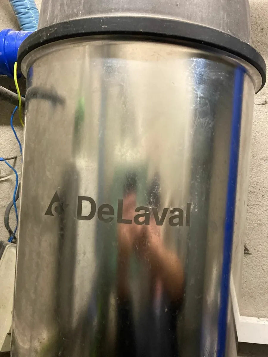10 unit Delaval Milking Parlour - Image 2