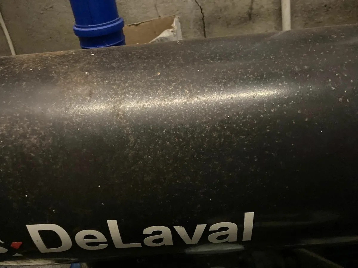 10 unit Delaval Milking Parlour - Image 3