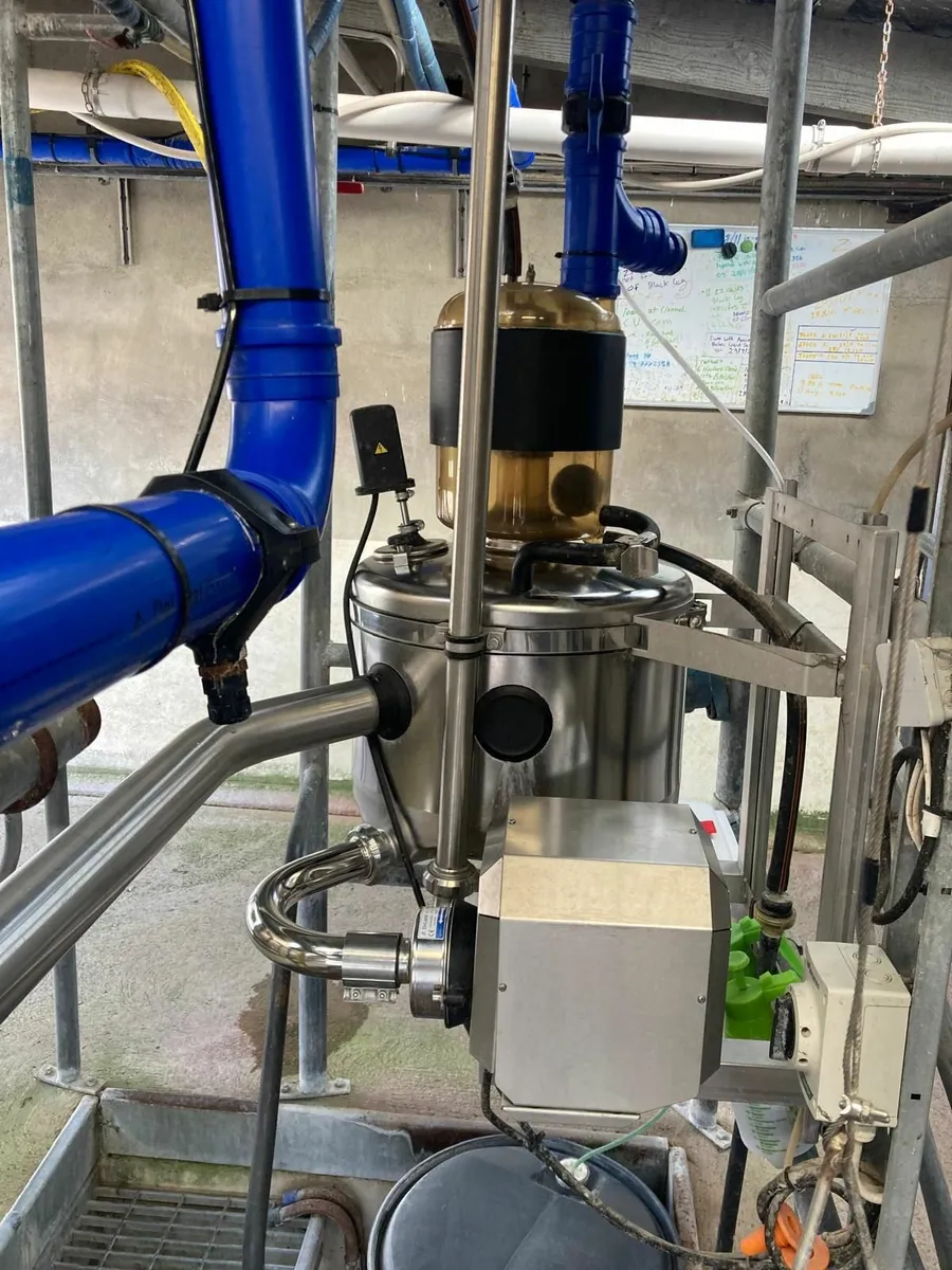 10 unit Delaval Milking Parlour - Image 4