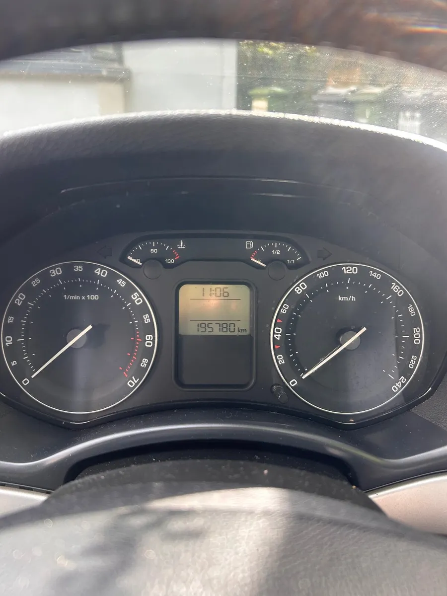 Skoda Octavia 2007 deposit taken - Image 2