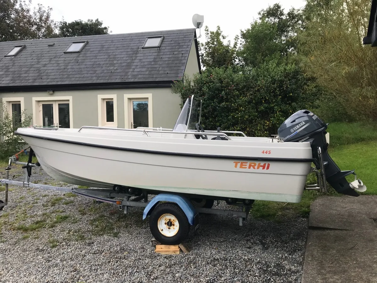 Tehri 445C Boat, Yamaha 25hp and trailer - Image 1