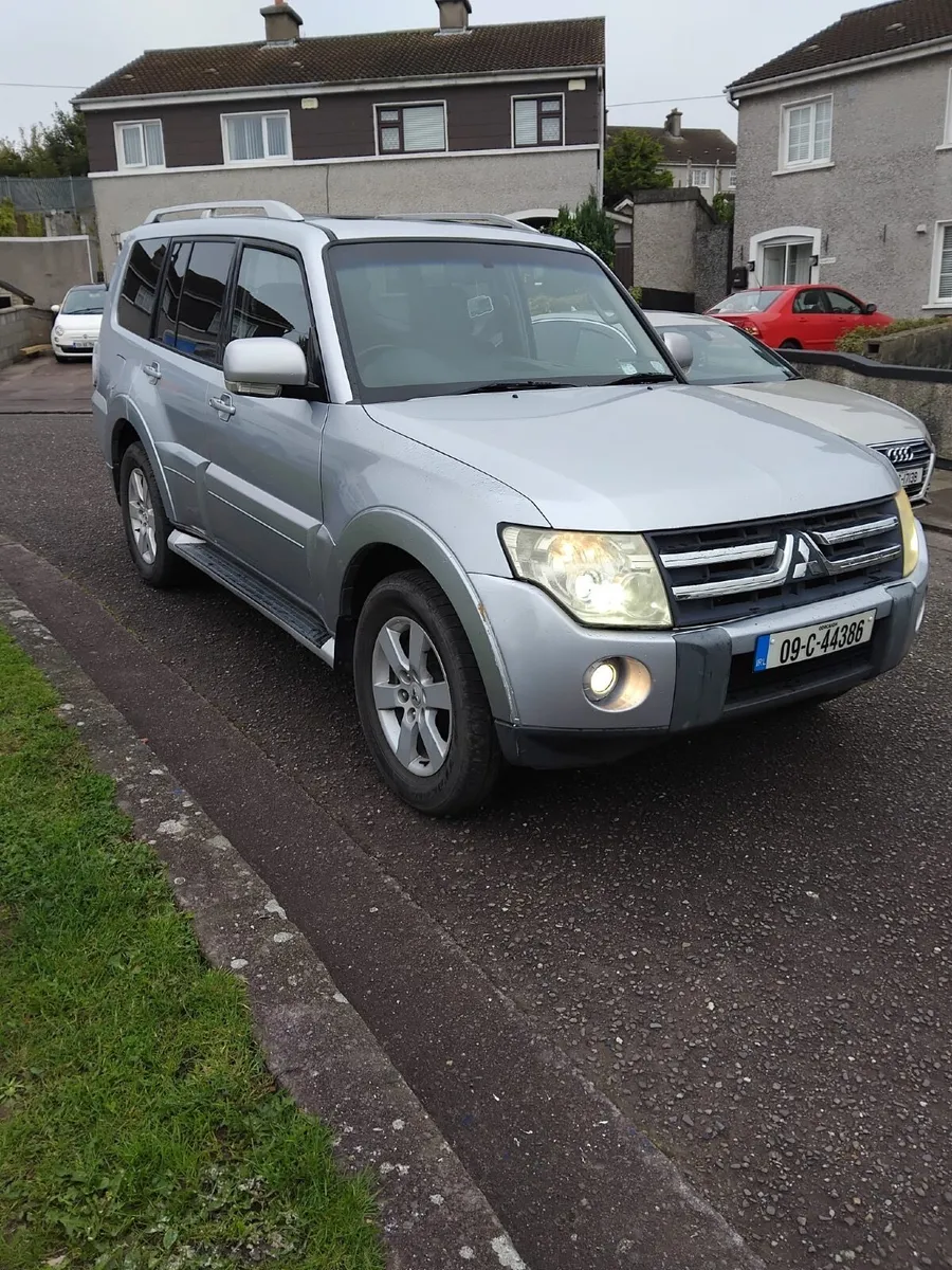 Mitsubishi Pajero 2009 - Image 1