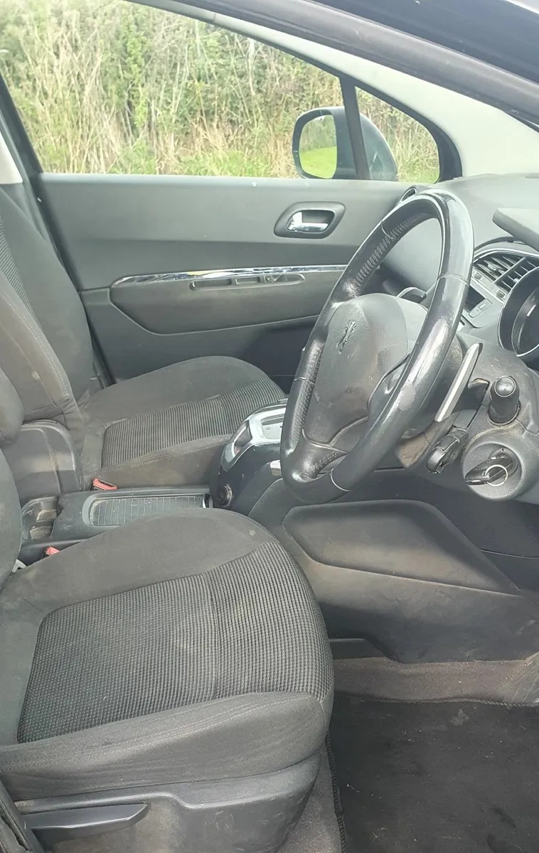 PEUGEOT 5008 7 SEATER AUTO 1.6HDi - Image 3