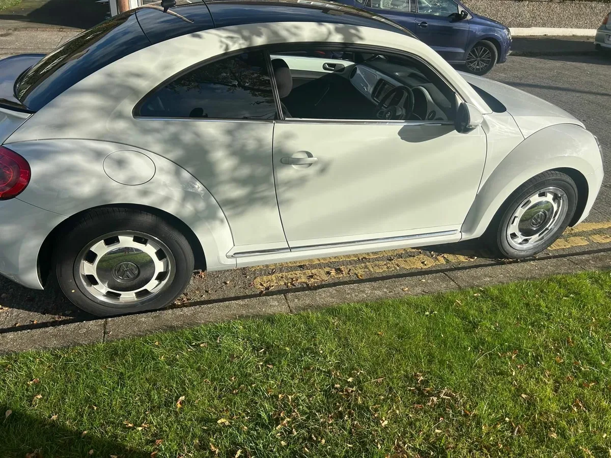 Volkswagen Beetle 2014 **LOW MILEAGE** Negotiable - Image 3