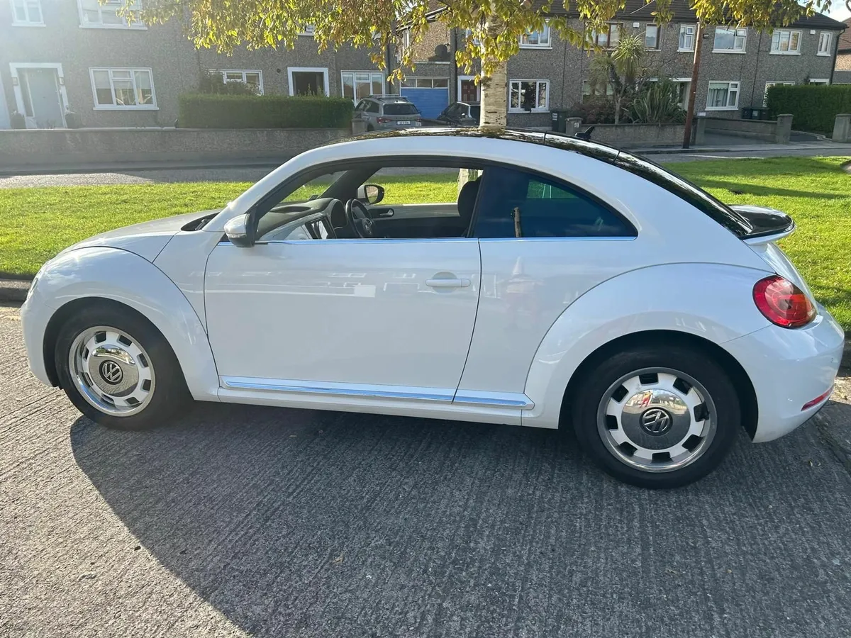 Volkswagen Beetle 2014 **LOW MILEAGE** Negotiable - Image 4
