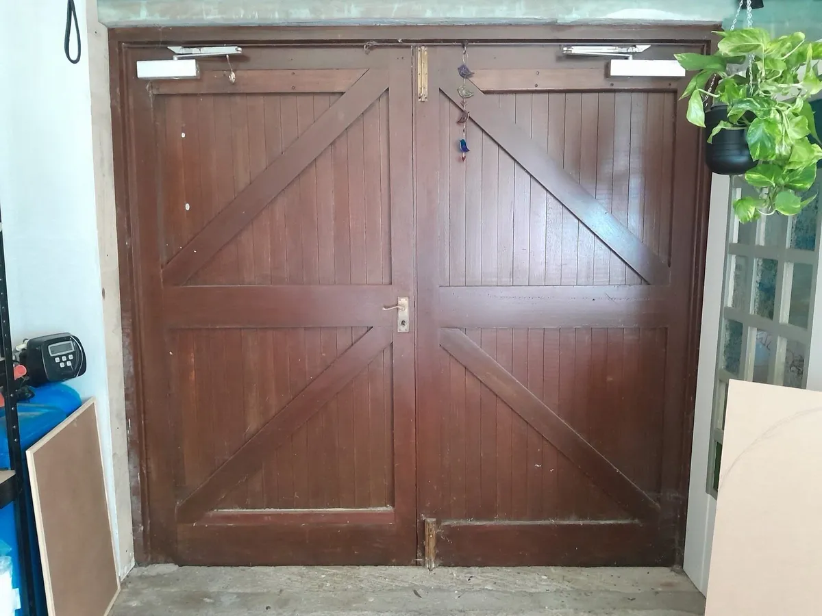 Garage doors - Image 3